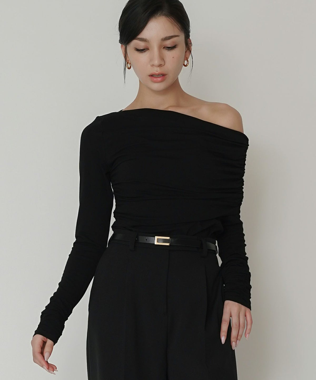 ワンショル オフショル ドレープ お仕事 オフィス アシンメトリー ロンT タイトTシャツ KINO THE KEI