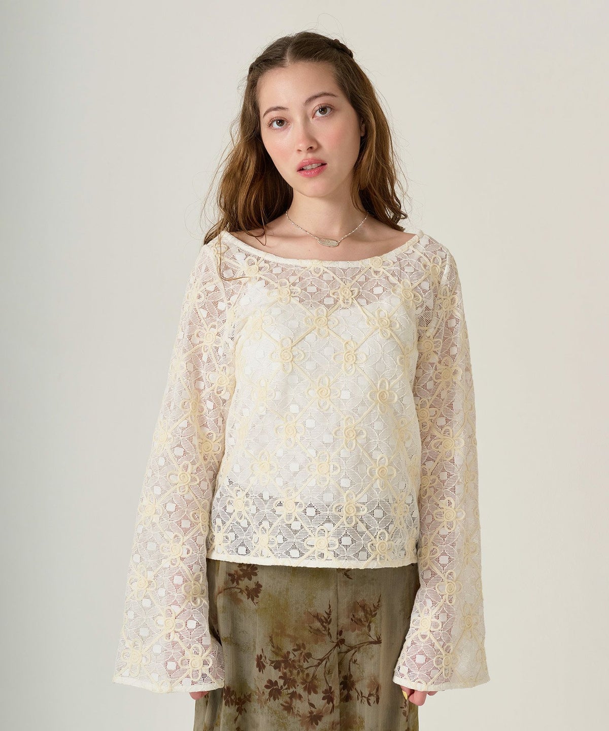 フラワー/刺繍/ トップス/ホワイト