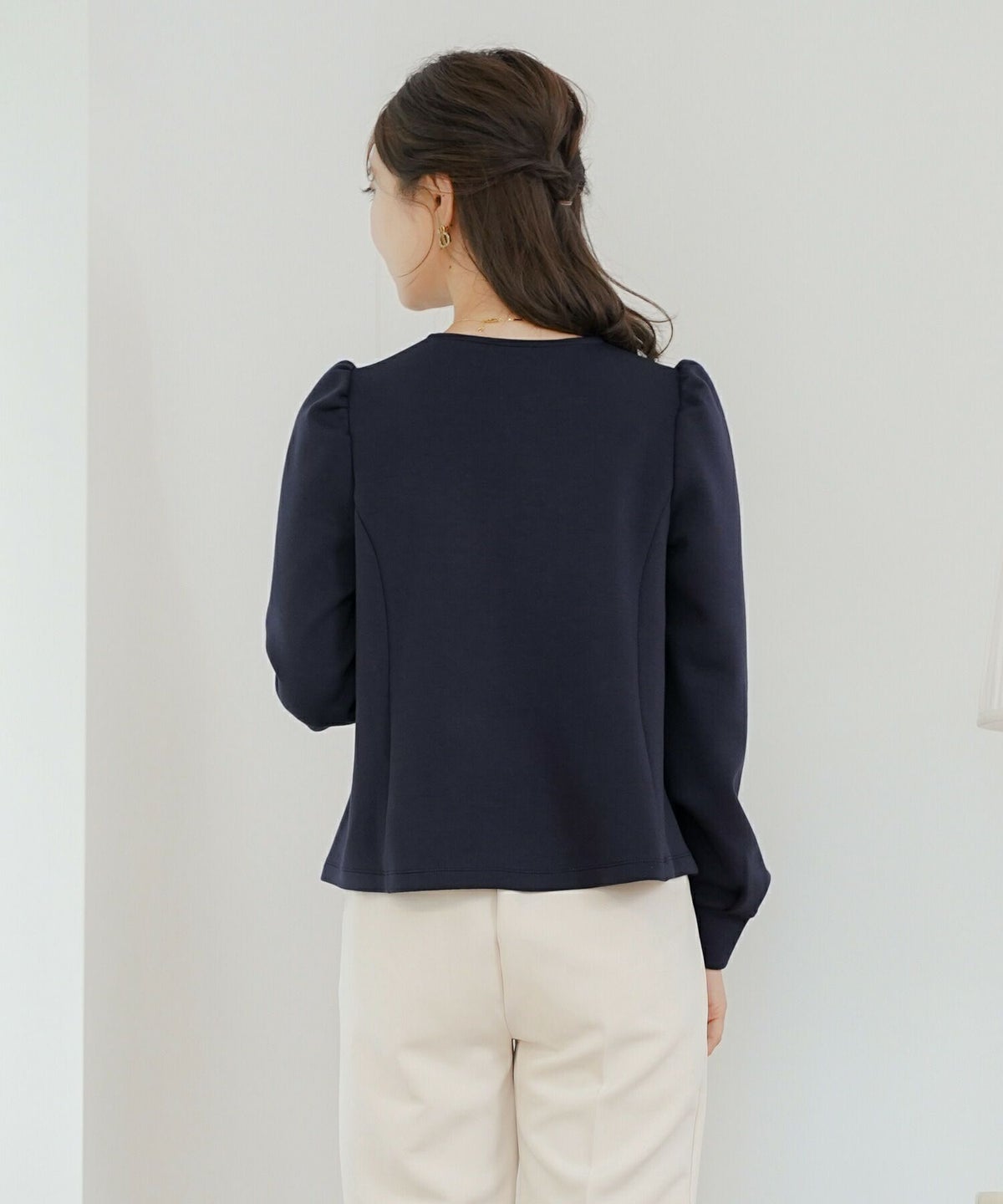 カーディガンレディースダンボールニットトップスクルーネックゴールドボタン木馬刺繍エンブレム刺繍フレアラインパネルライン袖口カフスパフスリーブスラッシュポケット羽織りトップス肩掛けリンク親子コーデ