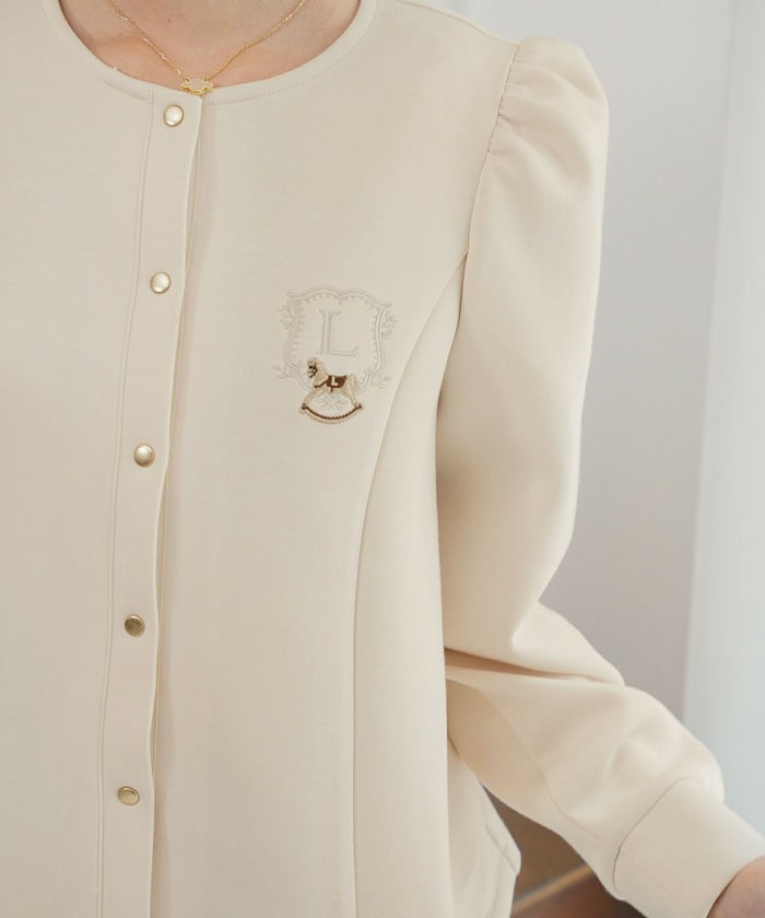 カーディガンレディースダンボールニットトップスクルーネックゴールドボタン木馬刺繍エンブレム刺繍フレアラインパネルライン袖口カフスパフスリーブスラッシュポケット羽織りトップス肩掛けリンク親子コーデ