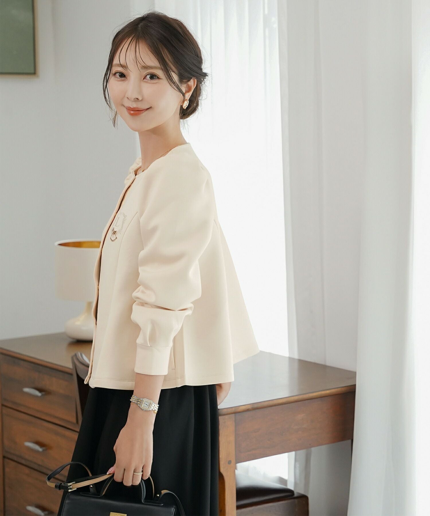 25年製美品　うさとの服　ベージュ カーディガン 長袖 木馬 エンブレム ダンボールニット カーディガン le reve vaniller 全2
