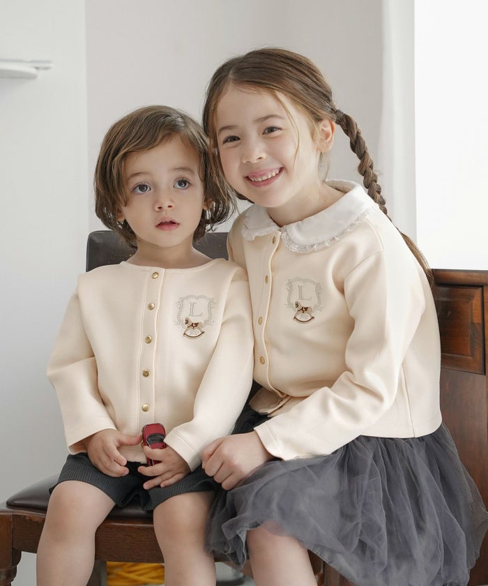 キッズカーディガン子供ダンボールニットトップスクルーネック木馬刺繍エンブレムゴールドボタン羽織りカーディガンフォーマルジャケットキッズフォーマルアイボリーベージュネイビー上品キッズウェアおしゃれ子供服成長応援ギフト80901001101202歳3歳4歳5歳6歳