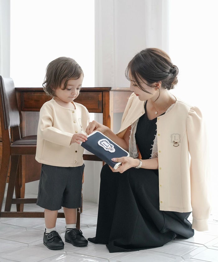 キッズカーディガン子供ダンボールニットトップスクルーネック木馬刺繍エンブレムゴールドボタン羽織りカーディガンフォーマルジャケットキッズフォーマルアイボリーベージュネイビー上品キッズウェアおしゃれ子供服成長応援ギフト80901001101202歳3歳4歳5歳6歳