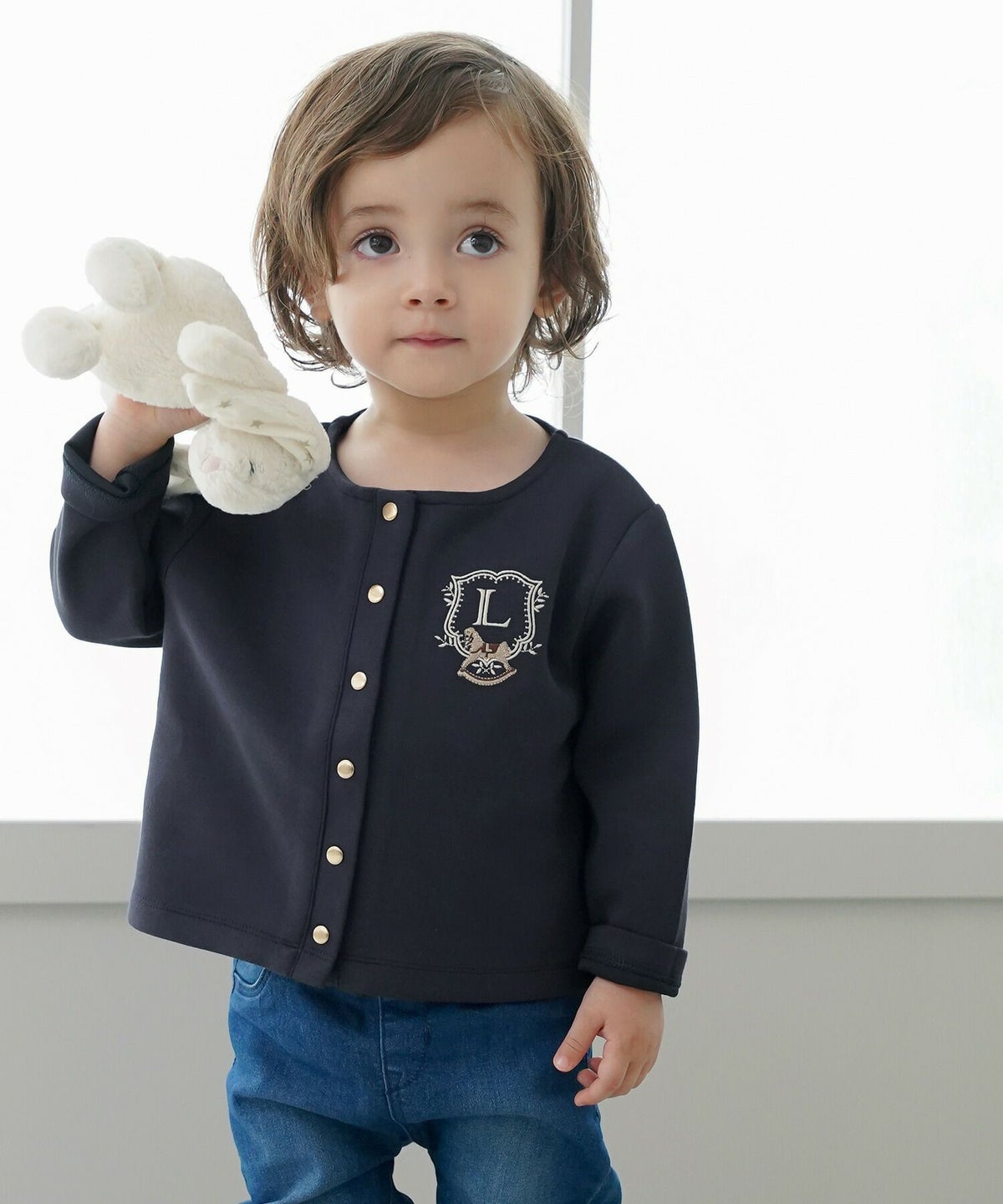 キッズカーディガン子供ダンボールニットトップスクルーネック木馬刺繍エンブレムゴールドボタン羽織りカーディガンフォーマルジャケットキッズフォーマルアイボリーベージュネイビー上品キッズウェアおしゃれ子供服成長応援ギフト80901001101202歳3歳4歳5歳6歳