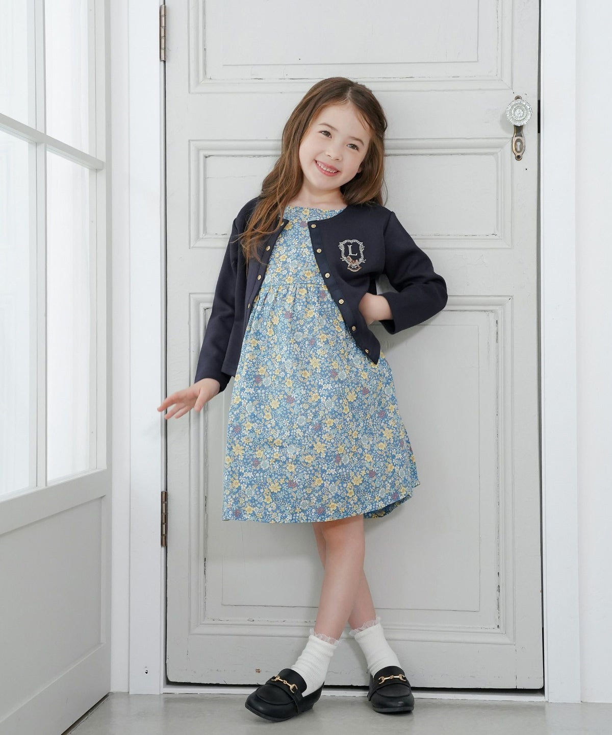 キッズカーディガン子供ダンボールニットトップスクルーネック木馬刺繍エンブレムゴールドボタン羽織りカーディガンフォーマルジャケットキッズフォーマルアイボリーベージュネイビー上品キッズウェアおしゃれ子供服成長応援ギフト80901001101202歳3歳4歳5歳6歳