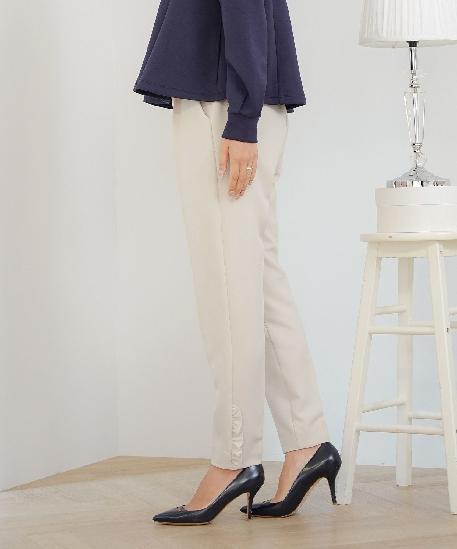 裾フリル テーパード パンツ le reve vaniller
