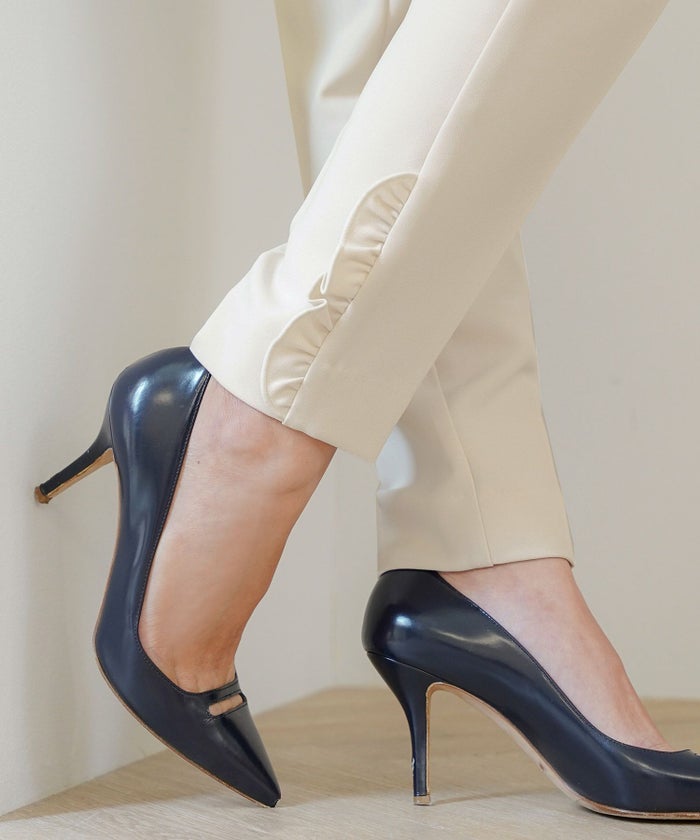 テーパード パンツ レディース フリル サイドフリル 細身 美脚 ポケット付き 裏地付き アイボリー ベージュ ブラック 大人かわいい きれいめ シンプル 春 夏 秋 通勤 オフィス カジュアル ボトムス スリムパンツ フェミニン フリルパンツ 着痩せ 楽ちん