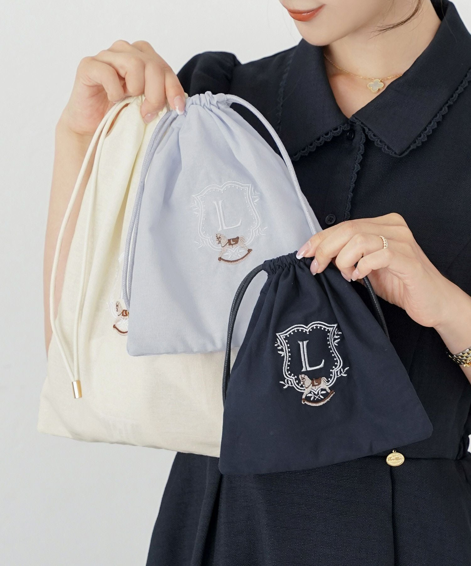 木馬 エンブレム 刺繍 巾着 3点セット le reve vaniller 全2色｜lvn937