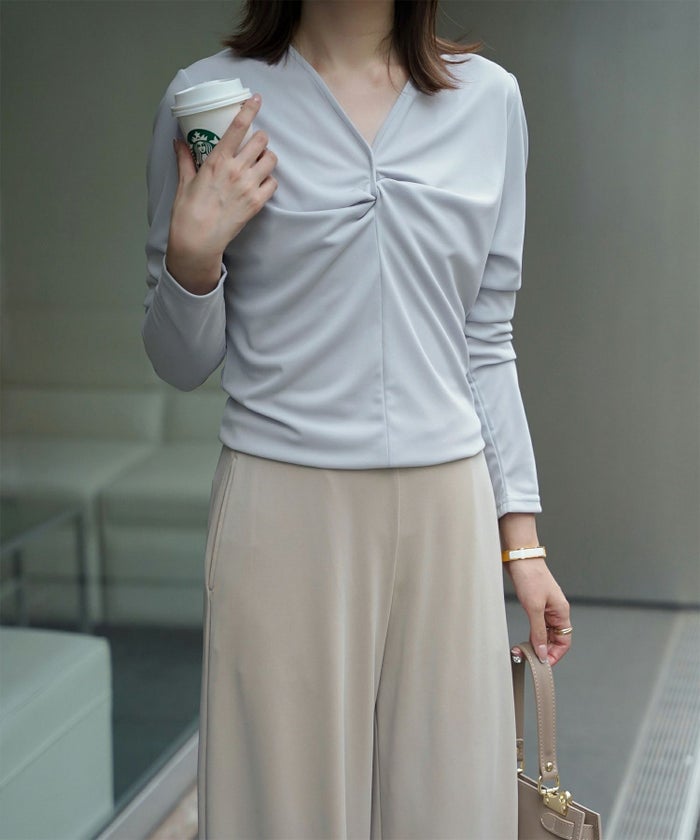 ツイスト トップス シンプル ドレープ カットソー プルオーバー オフィス アイボリー/サックス/モカ/ブラック/M/長袖