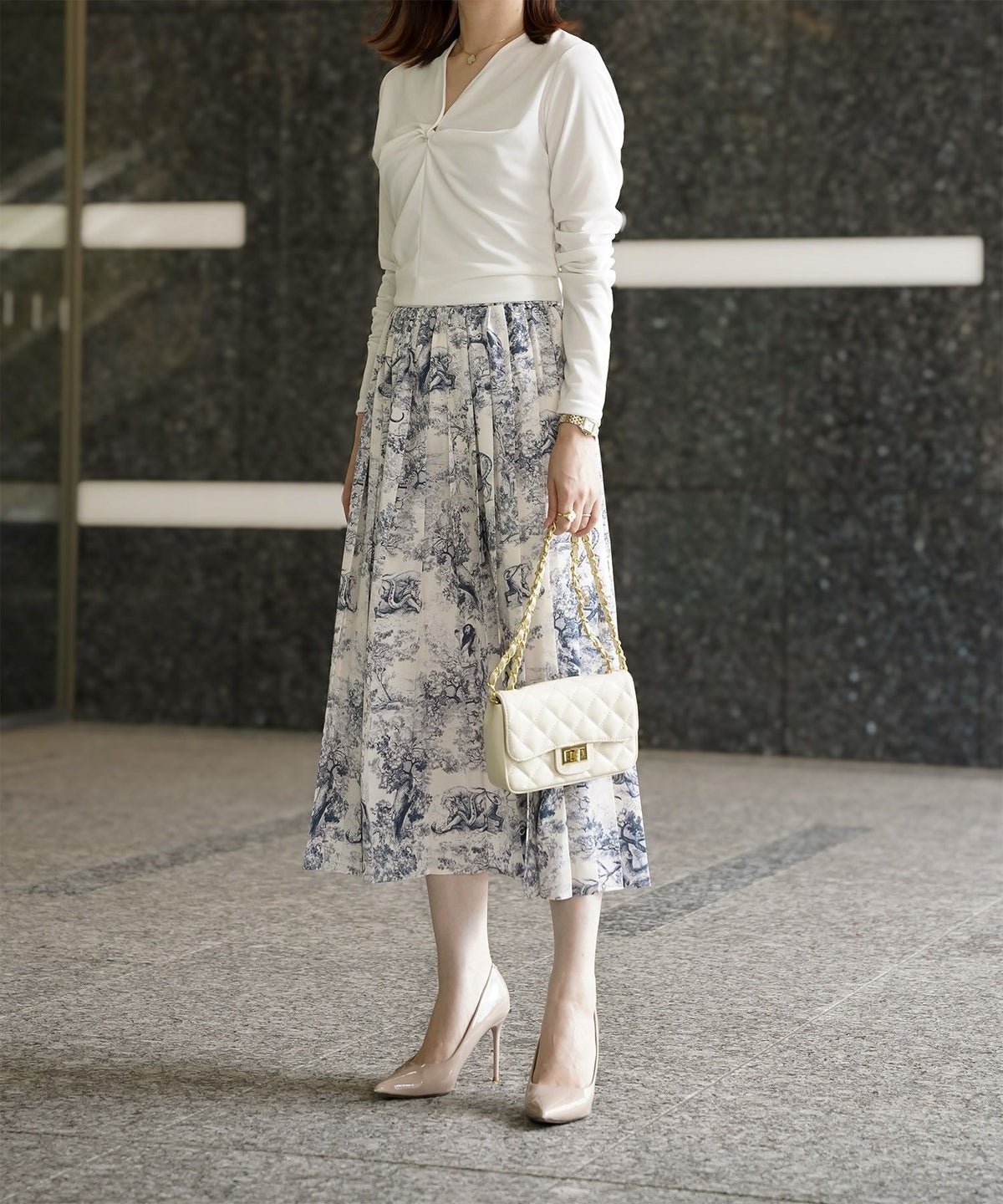 ツイスト トップス シンプル ドレープ カットソー プルオーバー オフィス アイボリー/サックス/モカ/ブラック/M/長袖