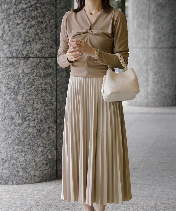 ツイスト トップス シンプル ドレープ カットソー プルオーバー オフィス アイボリー/サックス/モカ/ブラック/M/長袖