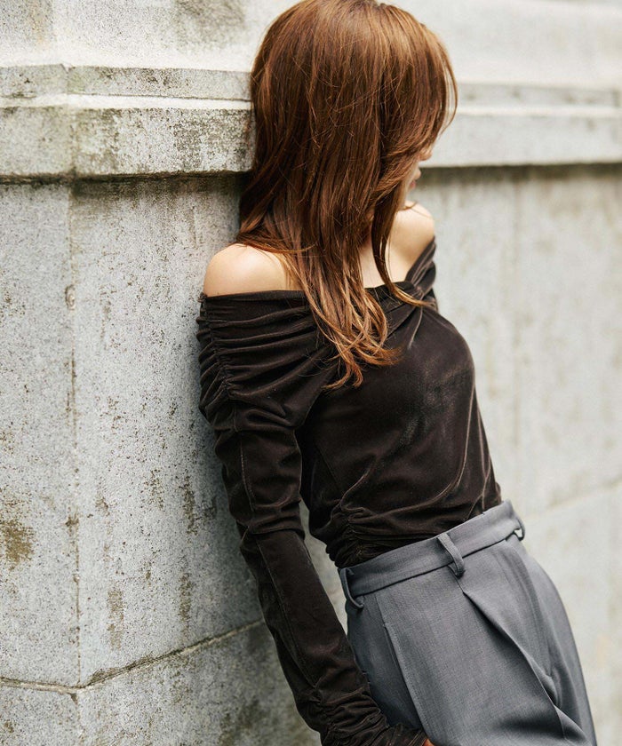 シアートップス レイヤード オフショルトップス ドレープ タイトトップス ベロア素材 韓国風 綺麗め 細見え カジュアル KINO THE KEI