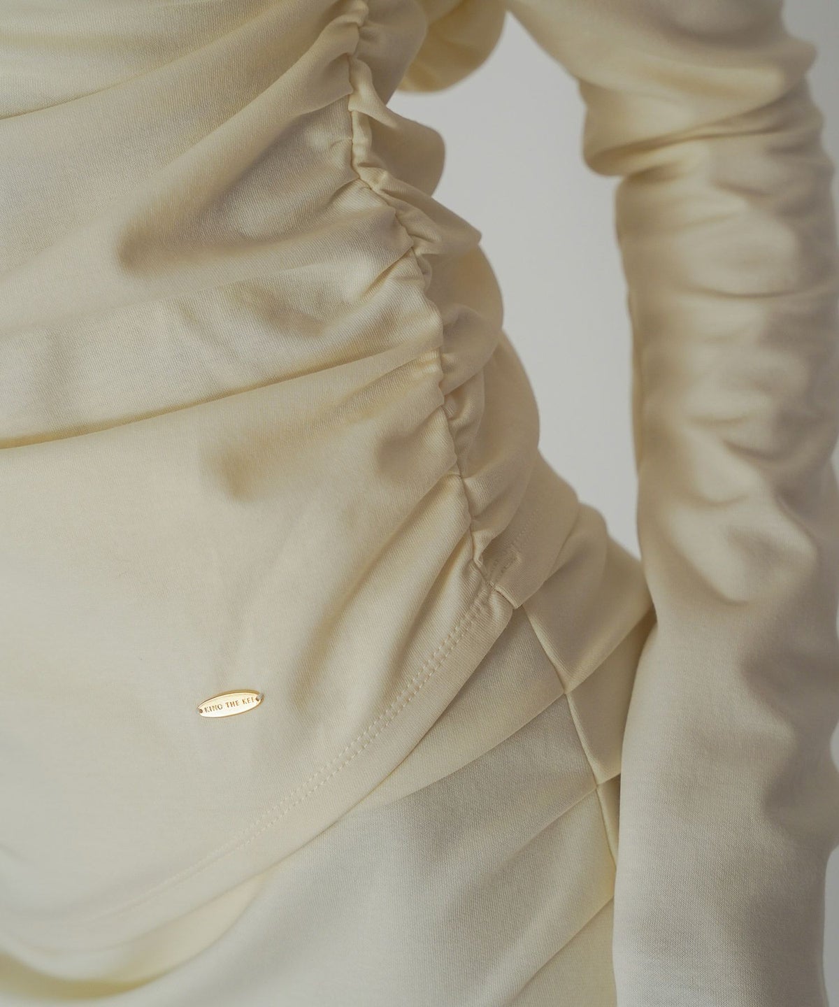 カットソー セットアップ オフショルトップス ドレープ タイトトップス 韓国風 綺麗め 細見え カジュアル KINO THE KEI