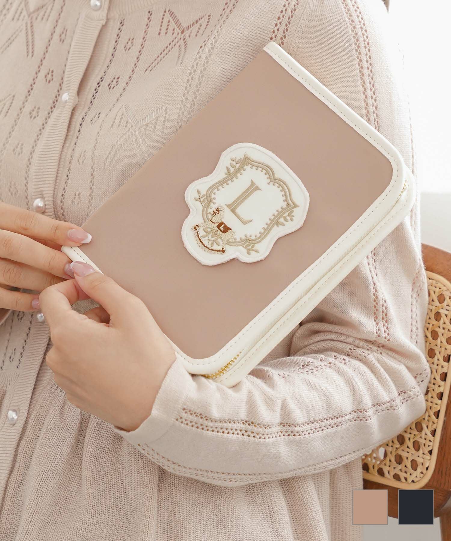 木馬 エンブレム 刺繍 撥水 マルチ ケース le reve vaniller 全2色