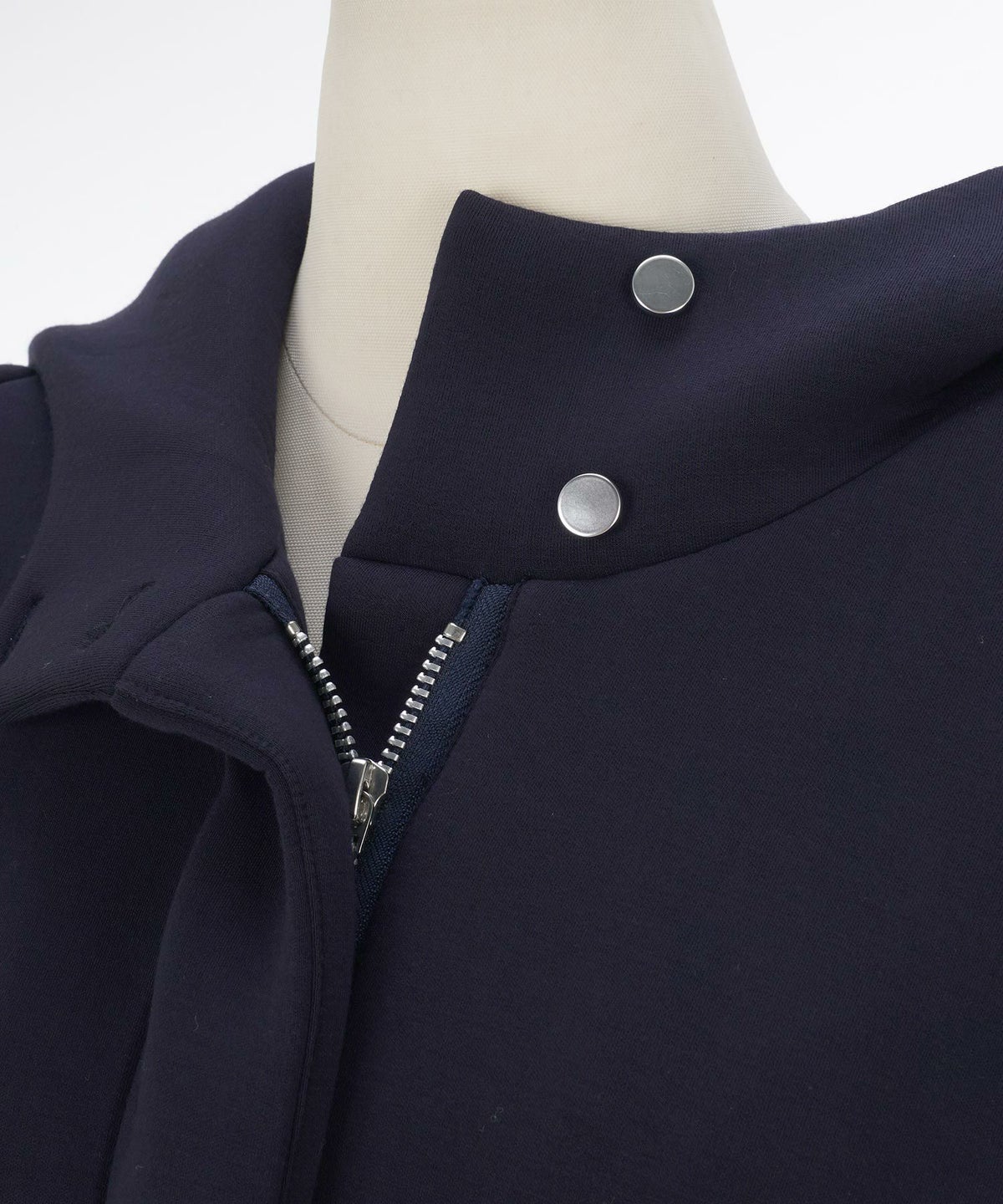 レディース ライトアウター 長袖 大人カジュアル オフィス きれいめ 体型カバー ペプラム スタンドカラー 春 秋 ジョイントスペース