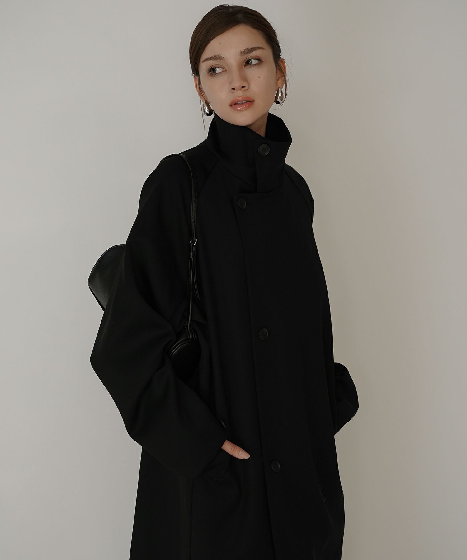 ユニセックス］ スタンドカラー コクーン コート KINO THE KEI 全2色