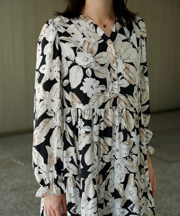 花柄 ティアード ワンピース レディース 大花柄 フラワー エレガント ロング丈 ネイビー/ブラック/M/長袖