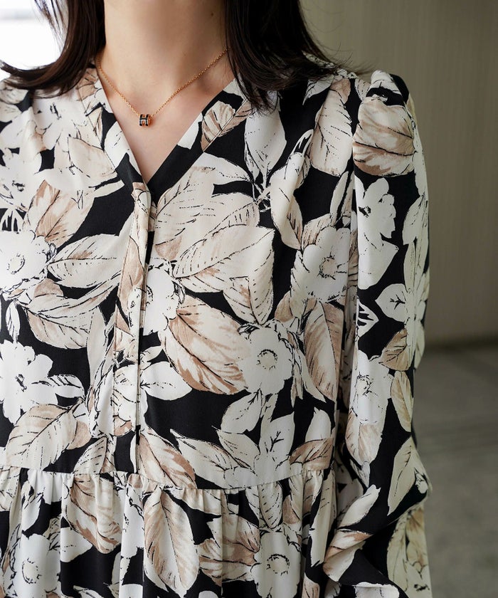 花柄 ティアード ワンピース レディース 大花柄 フラワー エレガント ロング丈 ネイビー/ブラック/M/長袖