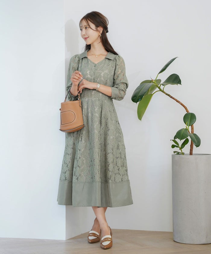 花柄 ワンピース タフタ 切替 開襟 フレア シルエット 長袖 レース タック入り 裏地付き ポケット付き 9分袖 ギャザー 袖口カフス 大人フェミニン 上品 華やか 女性らしい 立体感 エレガント 季節感 透け感 セミオケージョン 結婚式 デート 食事会