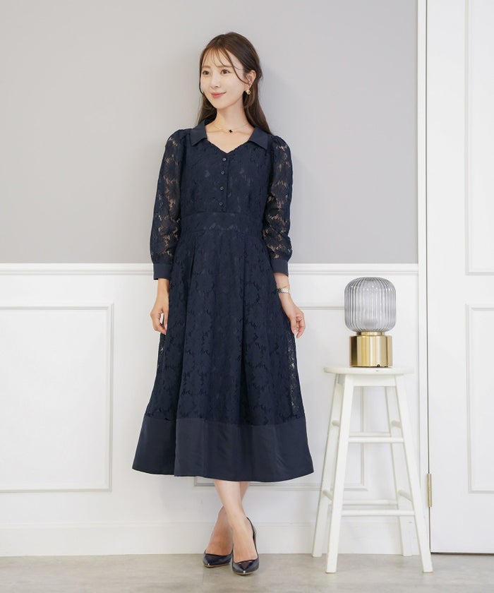花柄 ワンピース タフタ 切替 開襟 フレア シルエット 長袖 レース タック入り 裏地付き ポケット付き 9分袖 ギャザー 袖口カフス 大人フェミニン 上品 華やか 女性らしい 立体感 エレガント 季節感 透け感 セミオケージョン 結婚式 デート 食事会