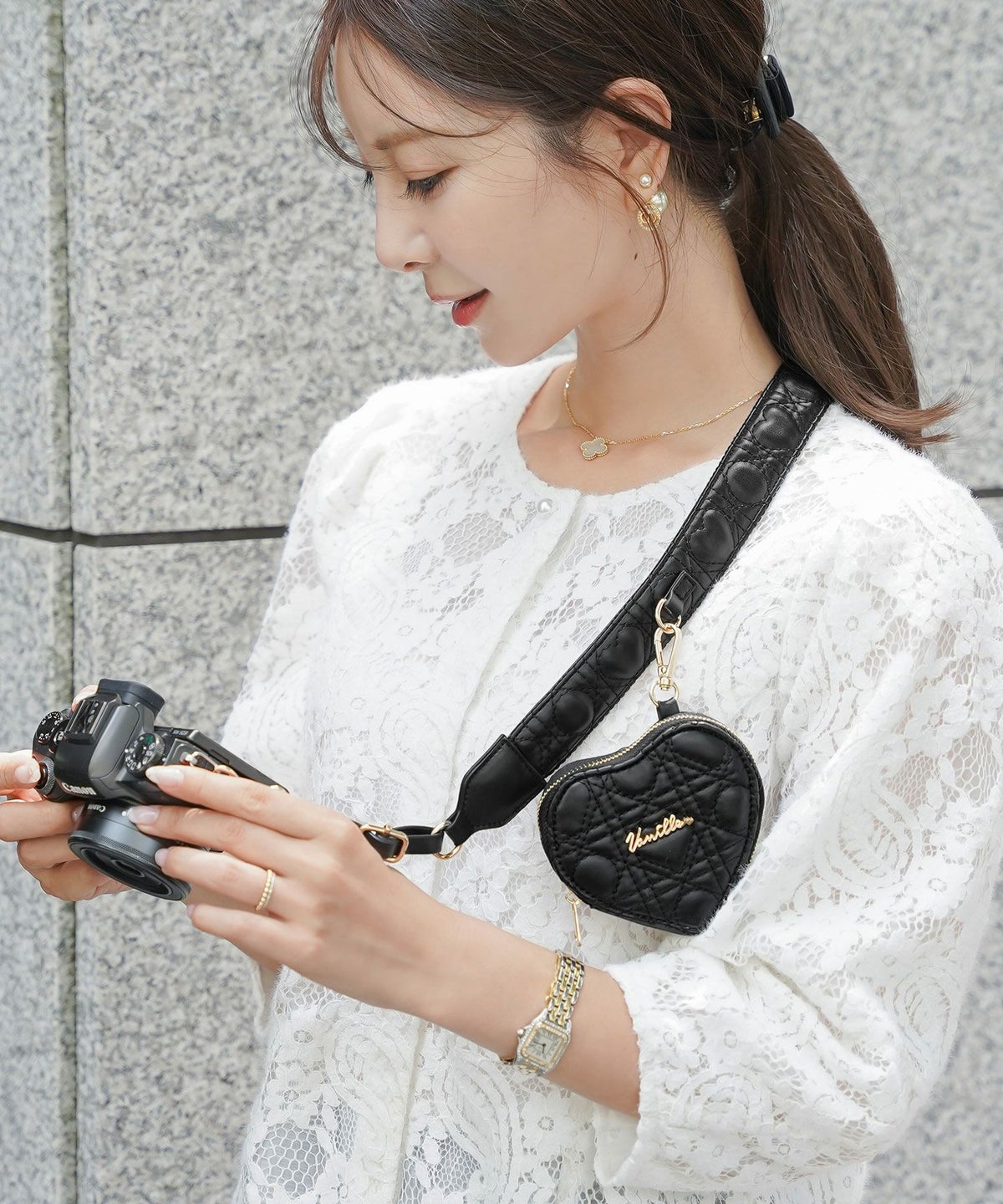 小物 ストラップ マルチウェイ カメラ スマホ スマホケース ハンディファン 手持ち 扇風機 うちわ ハートキルティング カワイイ おしゃれ トレンド