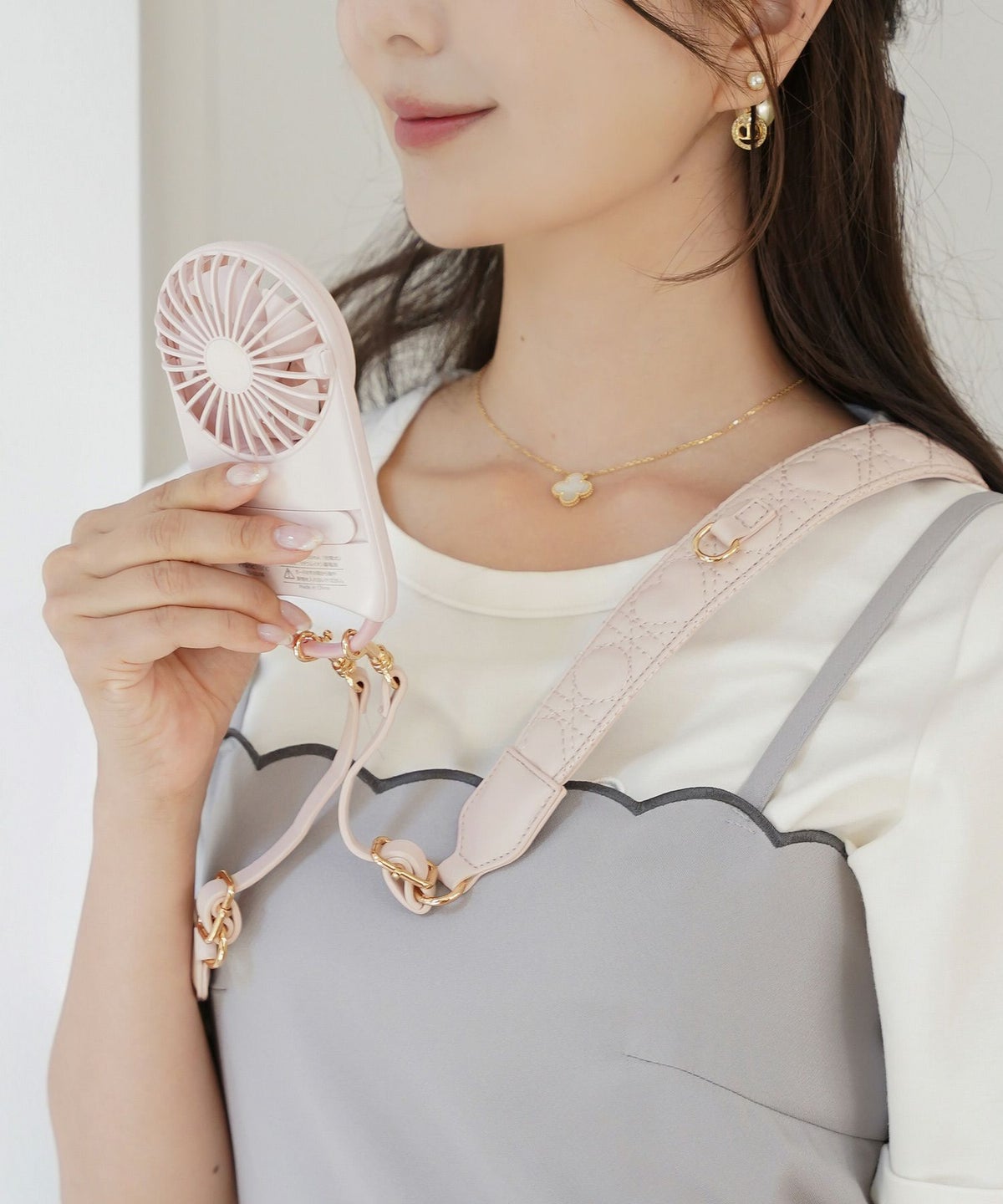 小物 ストラップ マルチウェイ カメラ スマホ スマホケース ハンディファン 手持ち 扇風機 うちわ ハートキルティング カワイイ おしゃれ トレンド