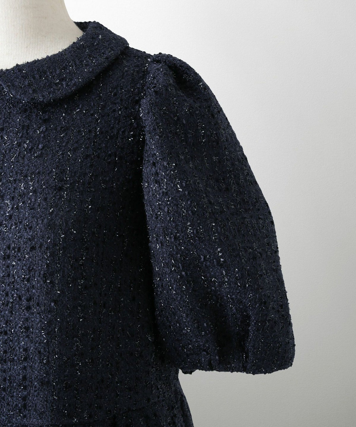 襟付き ツイード ペプラムトップス 丸襟 ツイード ラメ オフィス 学校行事 きれいめ 半袖 ホワイト/ネイビー/M