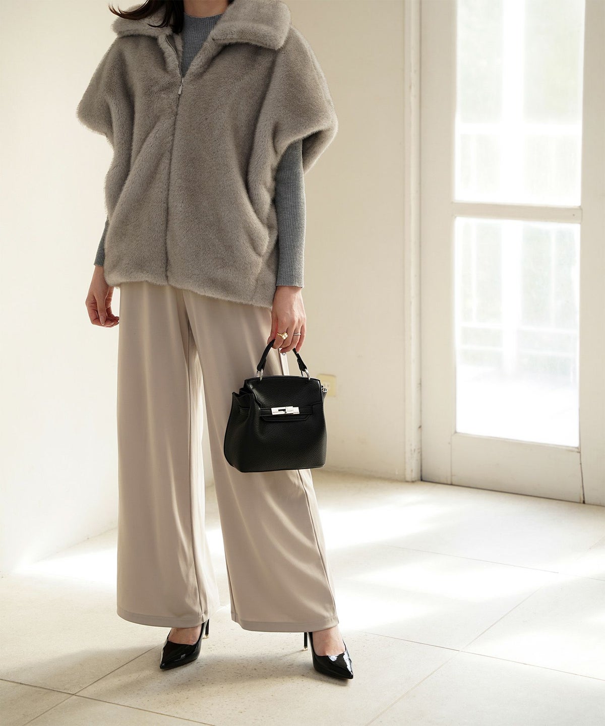 レディース  ジレ ファー フェイクファー ジャケット アウター 秋 冬 きれいめ ライトグレー/キャメル/M/ノースリーブ