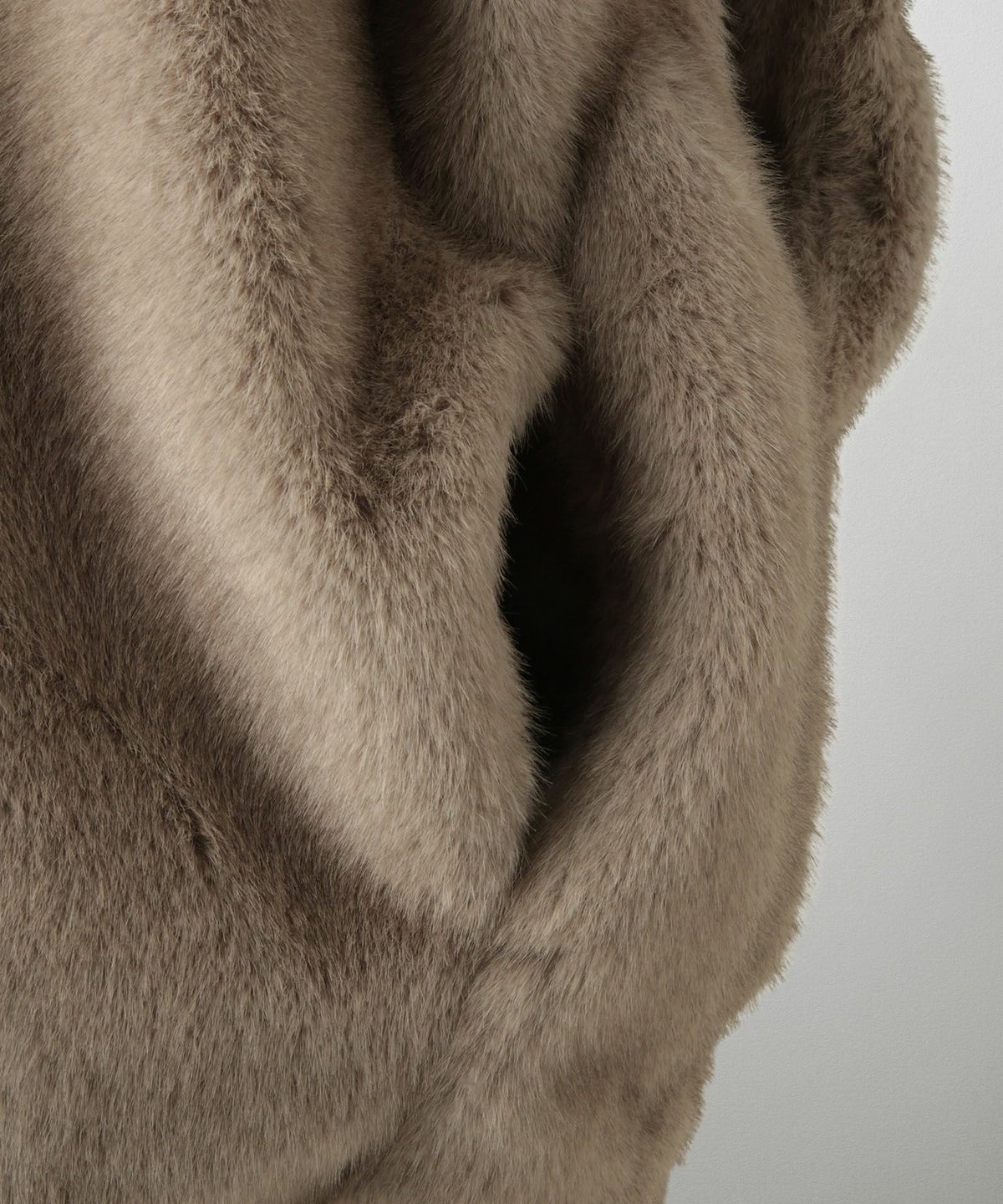 レディース  ジレ ファー フェイクファー ジャケット アウター 秋 冬 きれいめ ライトグレー/キャメル/M/ノースリーブ