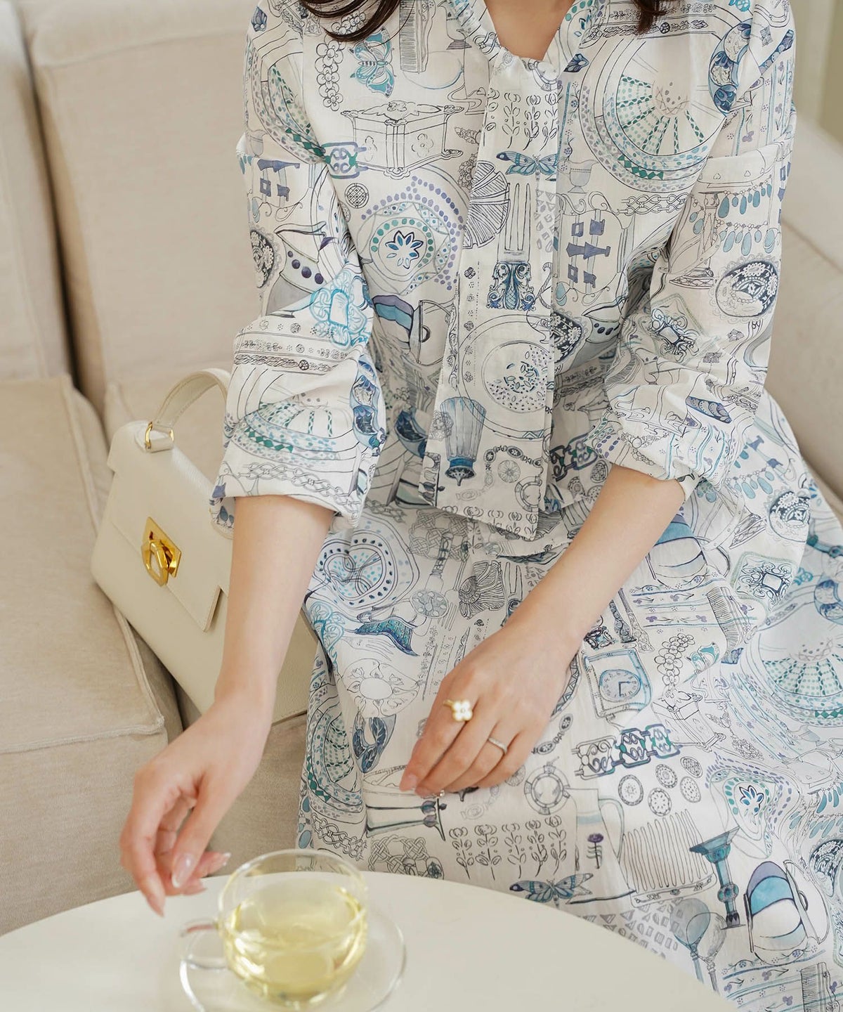 レディース ワンピース ボウタイ リバティ柄 長袖 パリ 陶器 長袖 きれいめ 上品 洗える グレー/ピンク/ブルー/ベージュ/M