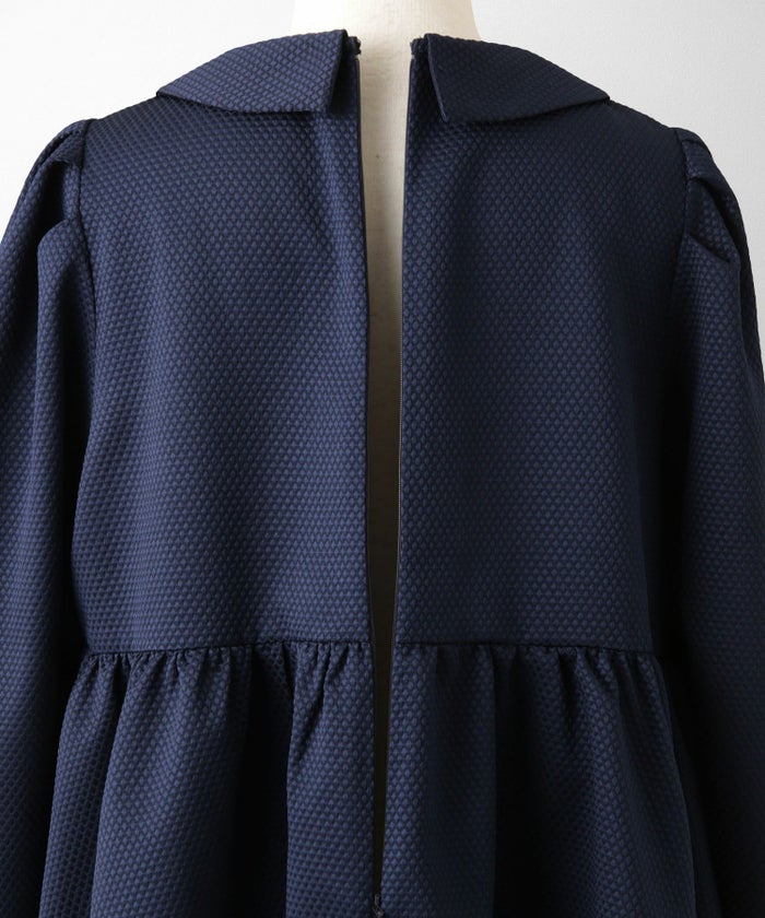 襟付き ジャガード ペプラム ブラウス フェミニン 微光沢 ペプラム 丸襟 長袖 きれいめ 上品 オフィス  オケージョン ホワイト/ネイビー/ブラック/M/長袖