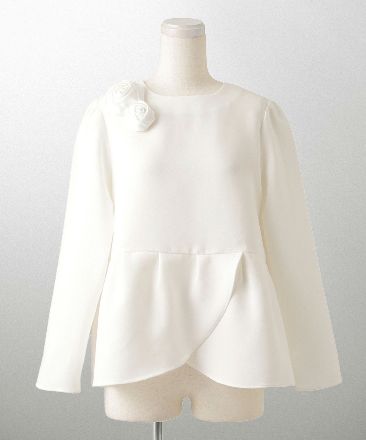 バラモチーフ クロス トップス ラウス  サテン 薔薇 ペプラム 長袖 セレモニー オケージョン 上品 オフィス ホワイト/ブラック/M/長袖
