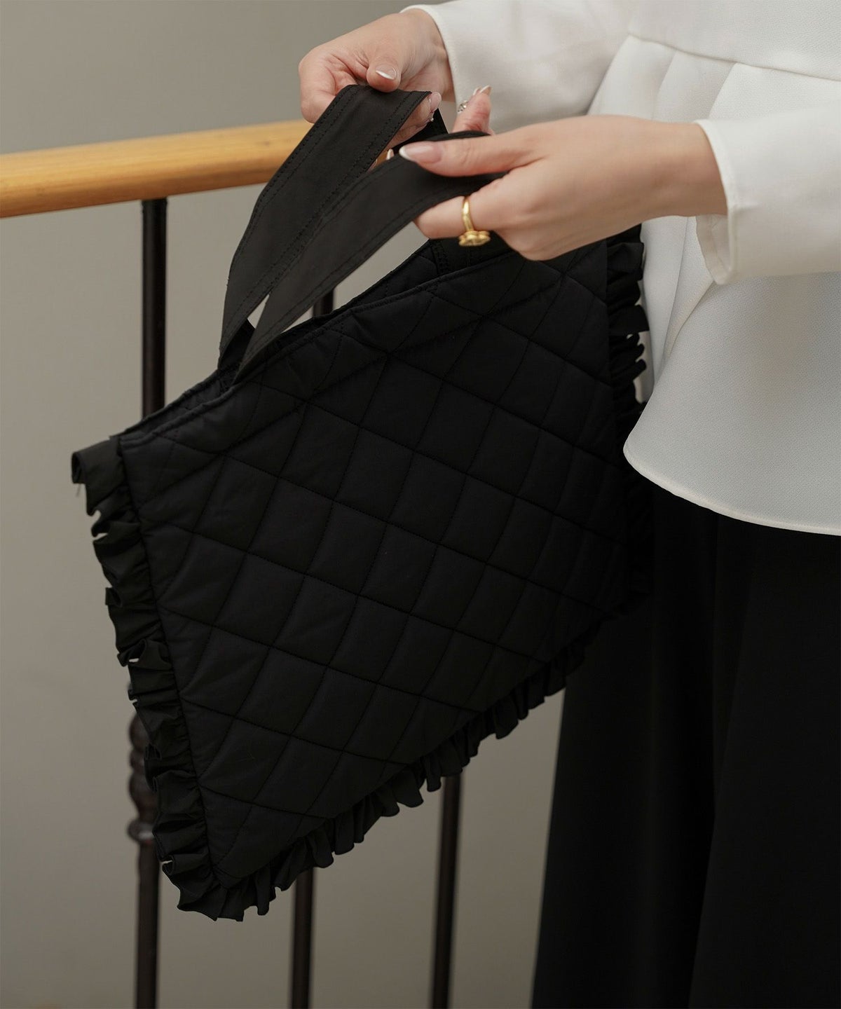 レディース バッグ 無地 キルティング オケージョン オフィス 学校行事 春 夏 秋 冬 サブバッグ アイボリー ネイビー ブラック フリー