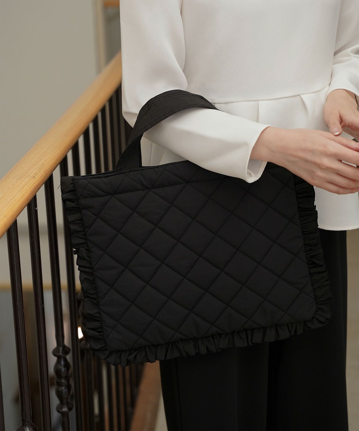 レディース バッグ 無地 キルティング オケージョン オフィス 学校行事 春 夏 秋 冬 サブバッグ アイボリー ネイビー ブラック フリー