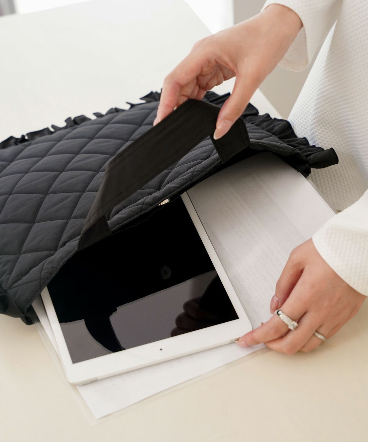 レディース バッグ 無地 キルティング オケージョン オフィス 学校行事 春 夏 秋 冬 サブバッグ アイボリー ネイビー ブラック フリー