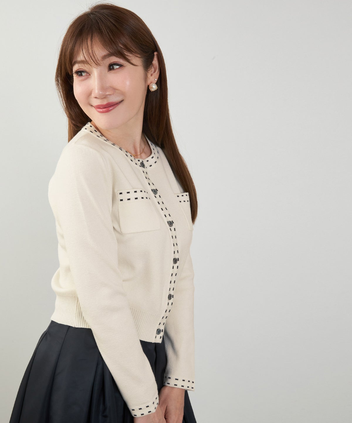 新色追加 手洗い可 レディース 秋冬春 可愛い 上品 きれいめ オフィス 色 フェミニン ジョイントスペース ＜エコヴェロ＞ステッチジャガード丸首ニットCD Liala×PG