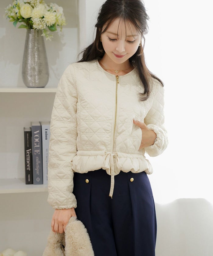 レデイース アウター キルティング ショート丈 ダイヤ柄 オシャレ 中綿 2WAY 上品 エレガント カワイイ ベージュ ピンク ネイビー ブラック ホワイト フリル リボン 低身長 ジャケット