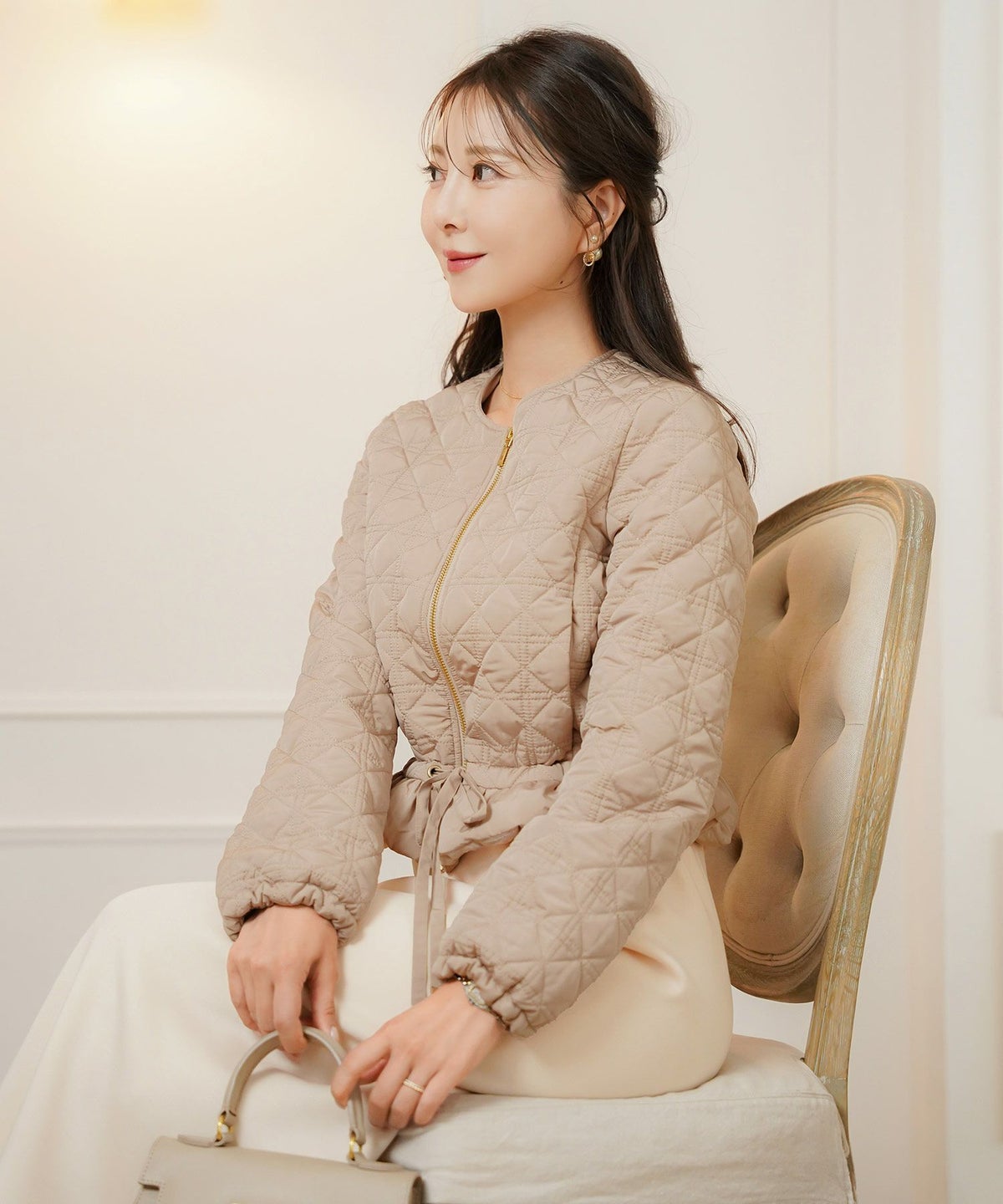 レデイース アウター キルティング ショート丈 ダイヤ柄 オシャレ 中綿 2WAY 上品 エレガント カワイイ ベージュ ピンク ネイビー ブラック ホワイト フリル リボン 低身長 ジャケット