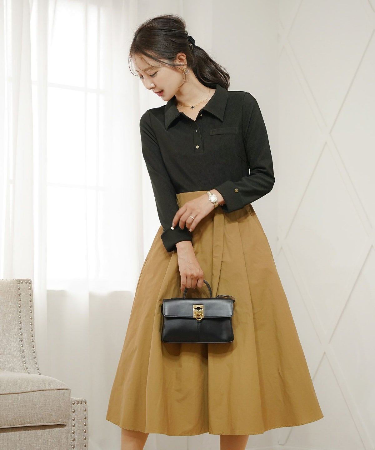 ワンピース フィット&フレア 長袖 カットソー タフタ 異素材 ドッキング 襟 ポロ フレア ゴムウエスト ポケット ブラウン モカ ピンク ブラック キャメル ネイビー 20代 30代 上品 エレガント フェミニン カジュアル  デイリー 配色