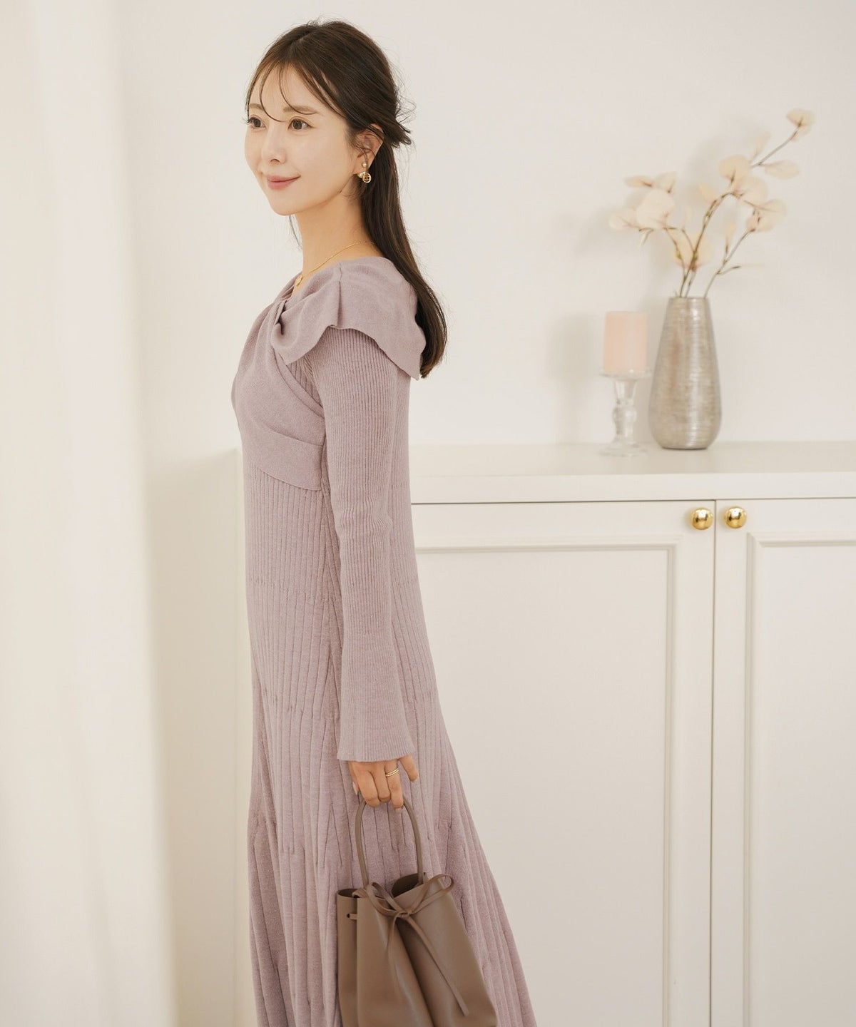 ワンピース ニット リボン オフショル 長袖 フレア袖 スリーブ ブラウン モカ ネイビー グレー きれいめ 楽ちん ディナー 食事会 女子会