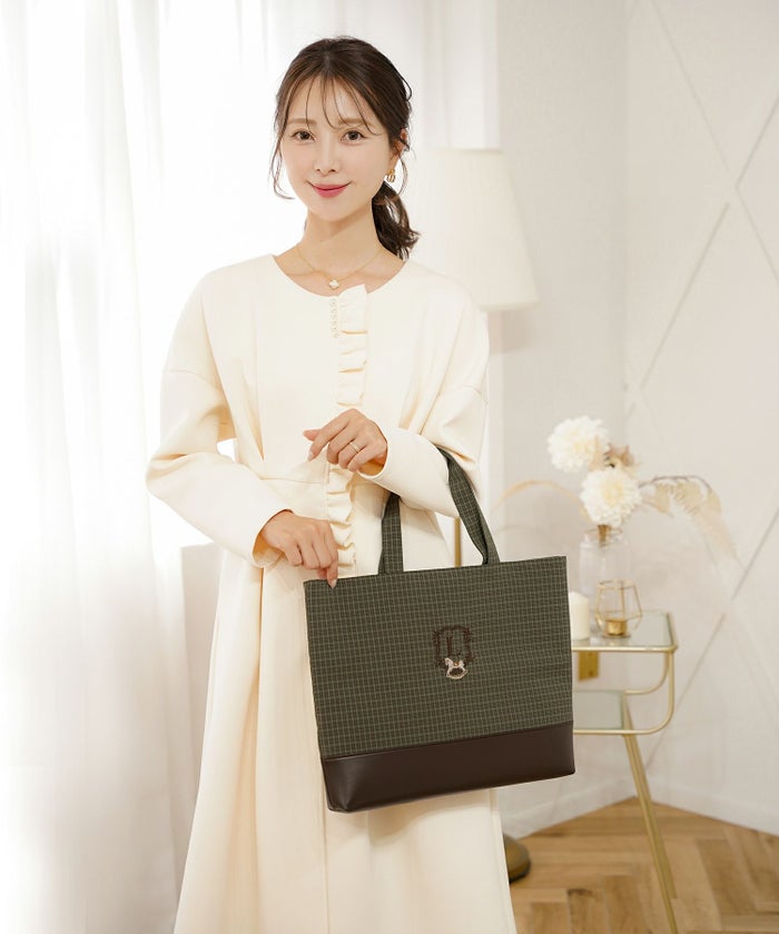 バッグ クラシカル カジュアル 学校行事 授業参観 トートバッグ ポーチ セット 木馬 エンブレム お揃い きれいめ オケージョン ネイビー グリーン ベージュ ブラウン