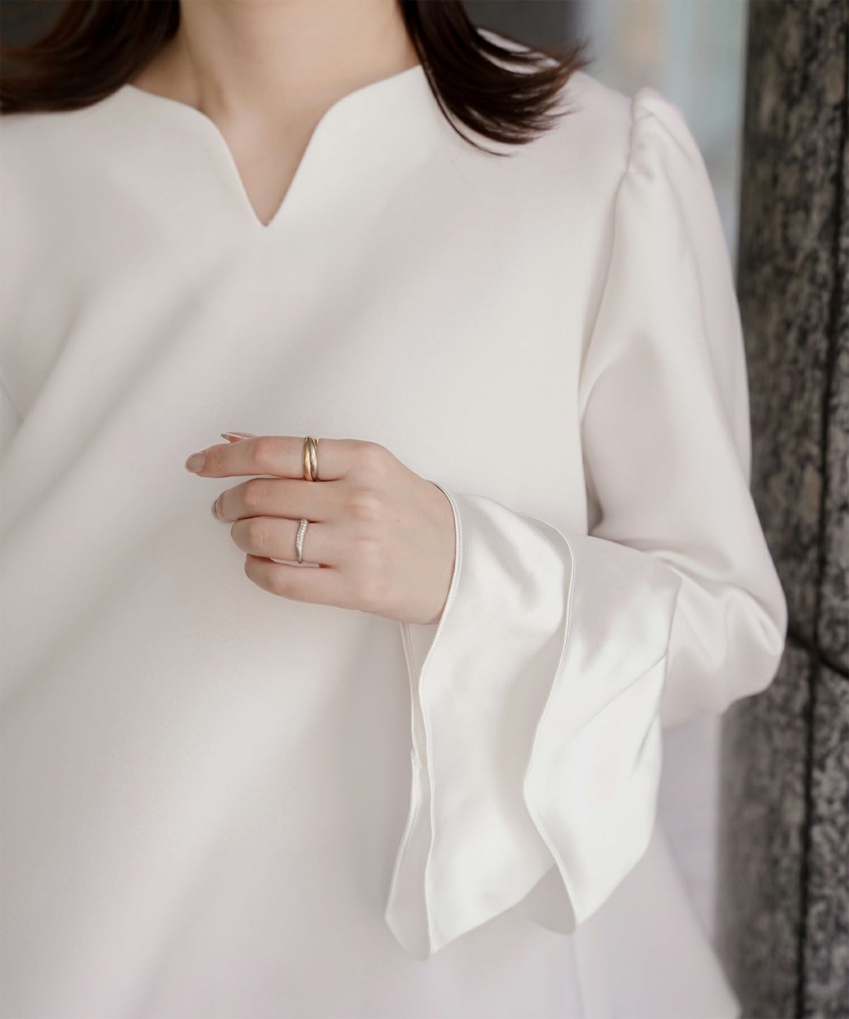 サテン ベルスリーブ ブラウス レディース 長袖 フレア オフィス 学校行事 オケージョン きれいめ 洗える ホワイト/ネイビー/ブラック/M