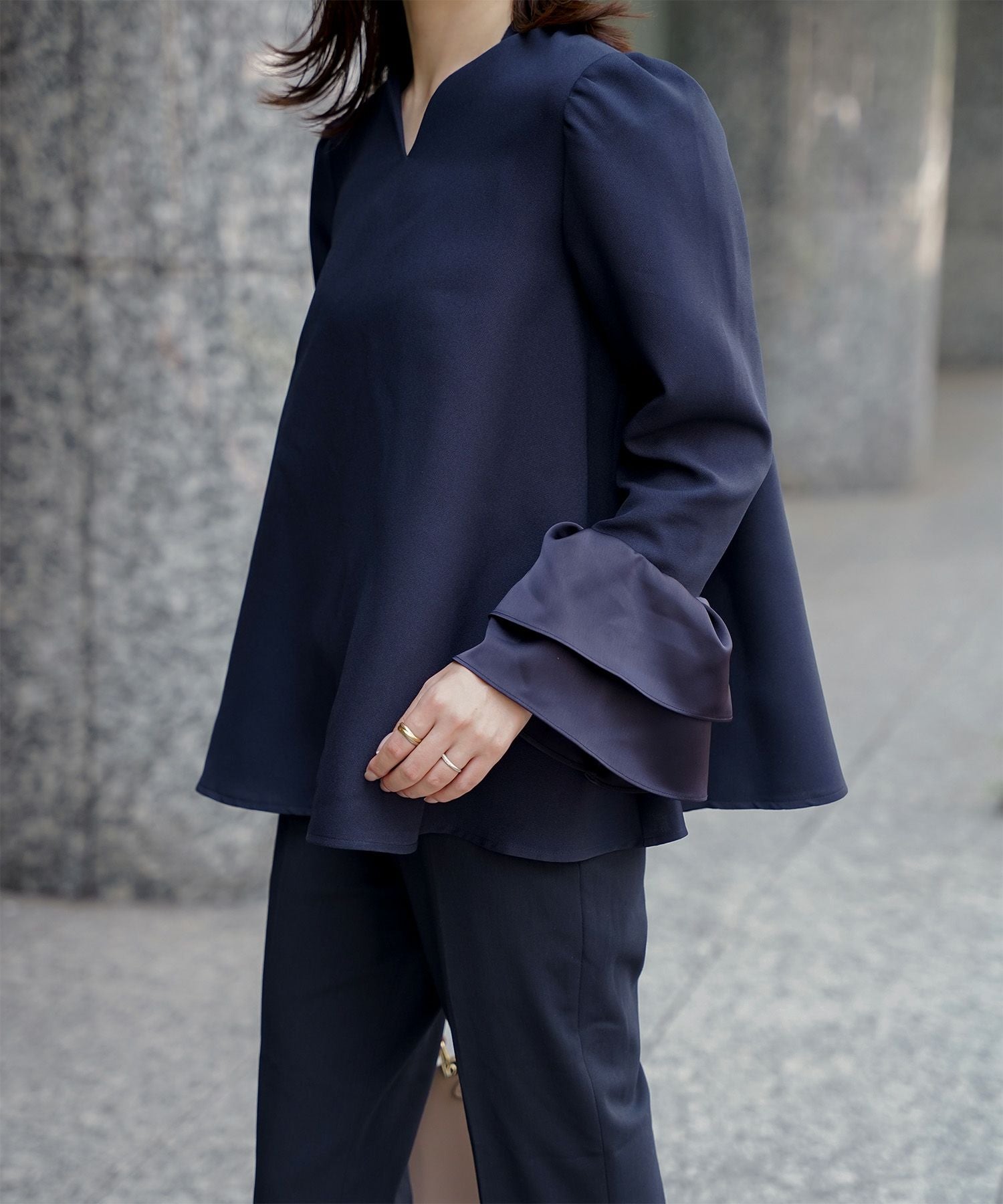 サテン ベルスリーブ ブラウス HUIT 全3色｜hit841-0315【1】 - 長袖