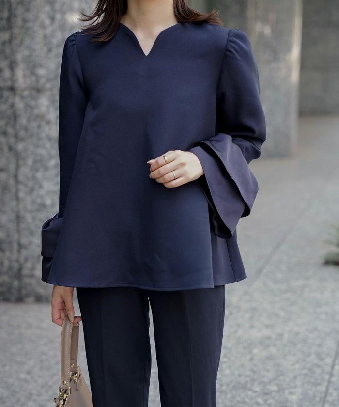 サテン ベルスリーブ ブラウス レディース 長袖 フレア オフィス 学校行事 オケージョン きれいめ 洗える ホワイト/ネイビー/ブラック/M