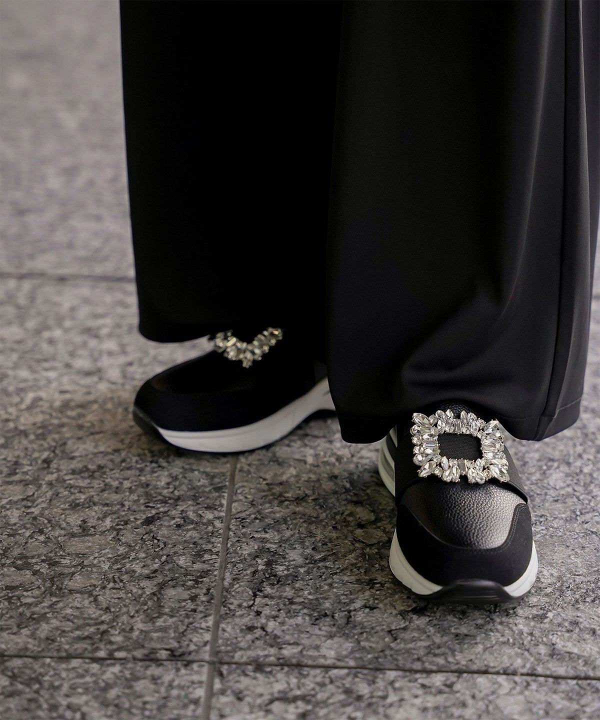 ビジュー バックル シューズ スニーカー シューズ スリッポン ビジュー バックル 歩きやすい クッション ホワイト ブラック S M L LL