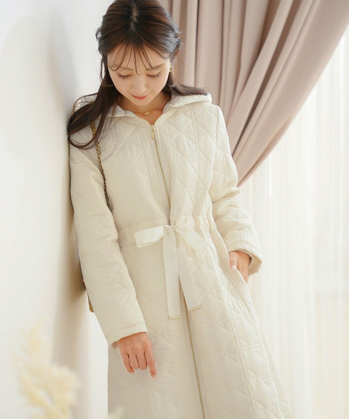 レデイース アウター キルティング ダウン ロング丈 ダイヤ柄 オシャレ コート ダウン 中綿 ２WAY 上品 エレガント カワイイ ベージュ ピンク ネイビー ブラック ホワイト フリル リボン 低身長 ジャケット