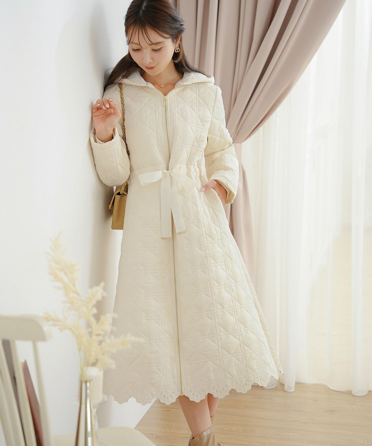 レデイース アウター キルティング ダウン ロング丈 ダイヤ柄 オシャレ コート ダウン 中綿 ２WAY 上品 エレガント カワイイ ベージュ ピンク ネイビー ブラック ホワイト フリル リボン 低身長 ジャケット