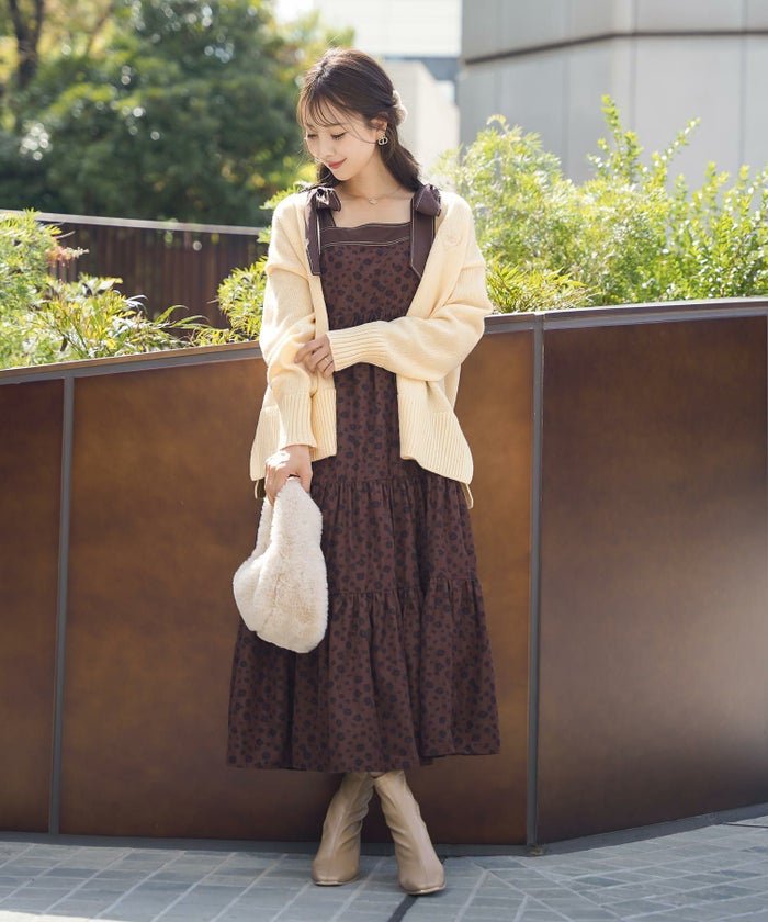 カーディガン ゆったり 刺繍 ハート ロゴ ピンク ミント ブラウン アイボリー スリット 大きめ ミドルゲージ 可愛い フェミニン 上品 カジュアル エレガント