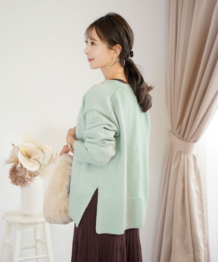 カーディガン ゆったり 刺繍 ハート ロゴ ピンク ミント ブラウン アイボリー スリット 大きめ ミドルゲージ 可愛い フェミニン 上品 カジュアル エレガント