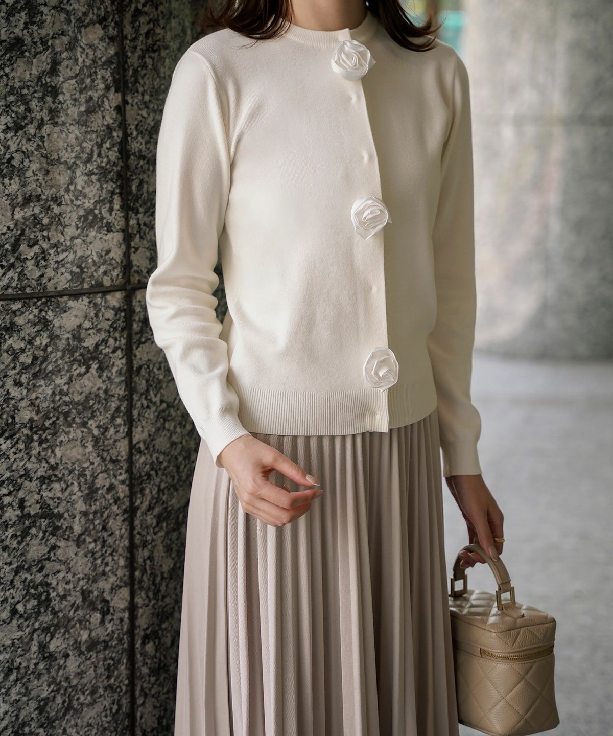 バラ モチーフ ニット カーディガン サテン カシミヤタッチ オフィス 冷房対策 きれいめ ミックス/アイボリー/M